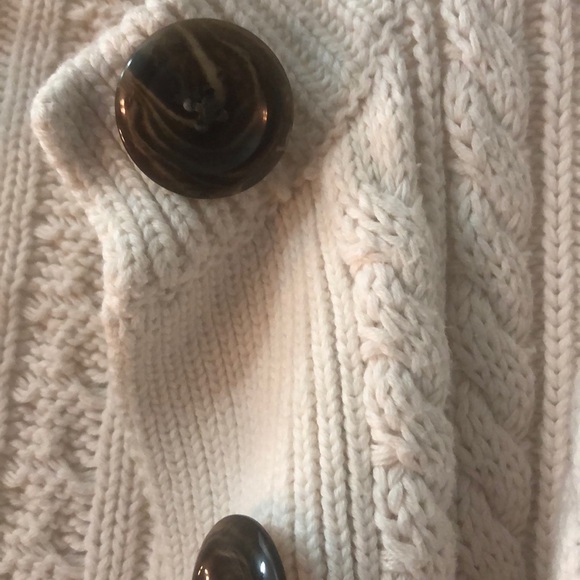 Banana Republic cream sweater - Picture 3 of 5
